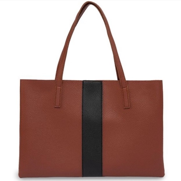 Vince Camuto Handbags - 🎉HP🎉Vince Camuto Luck Tote